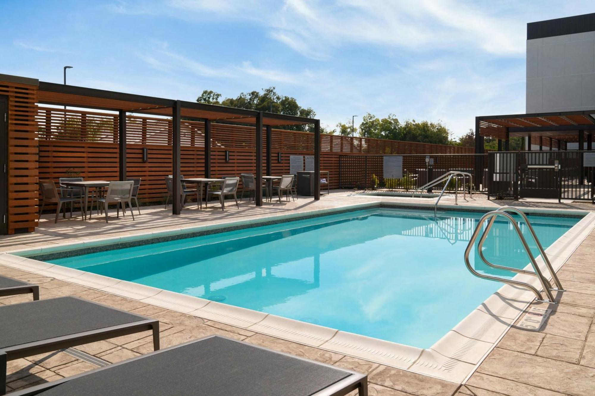 Courtyard By Marriott Fresno Clovis Ξενοδοχείο Εξωτερικό φωτογραφία