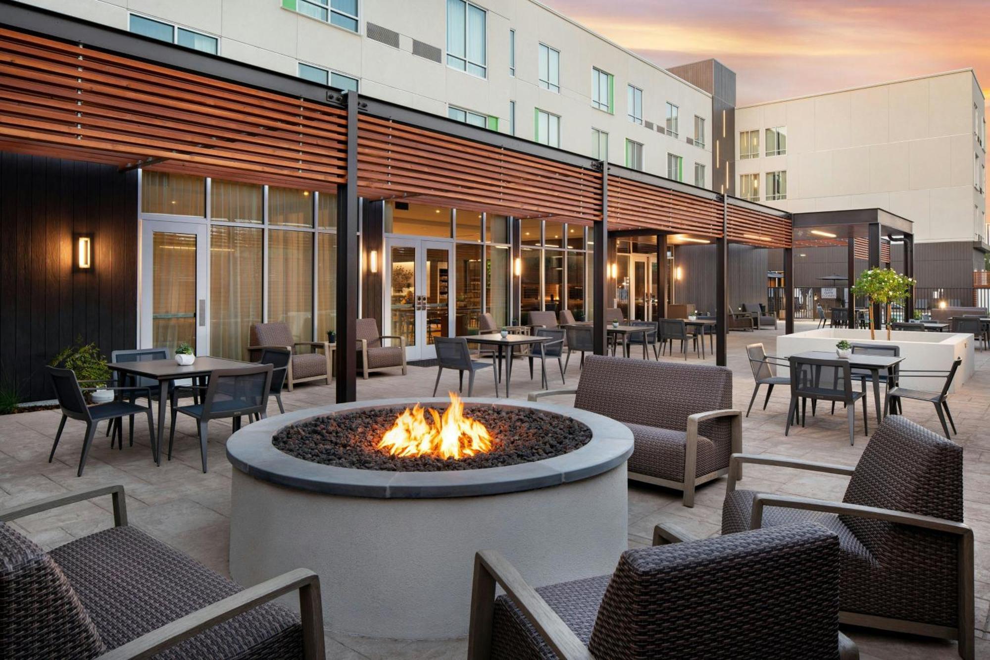Courtyard By Marriott Fresno Clovis Ξενοδοχείο Εξωτερικό φωτογραφία